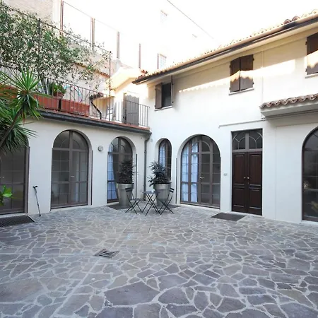 Casa Del Pittore فندق مبيت وإفطار